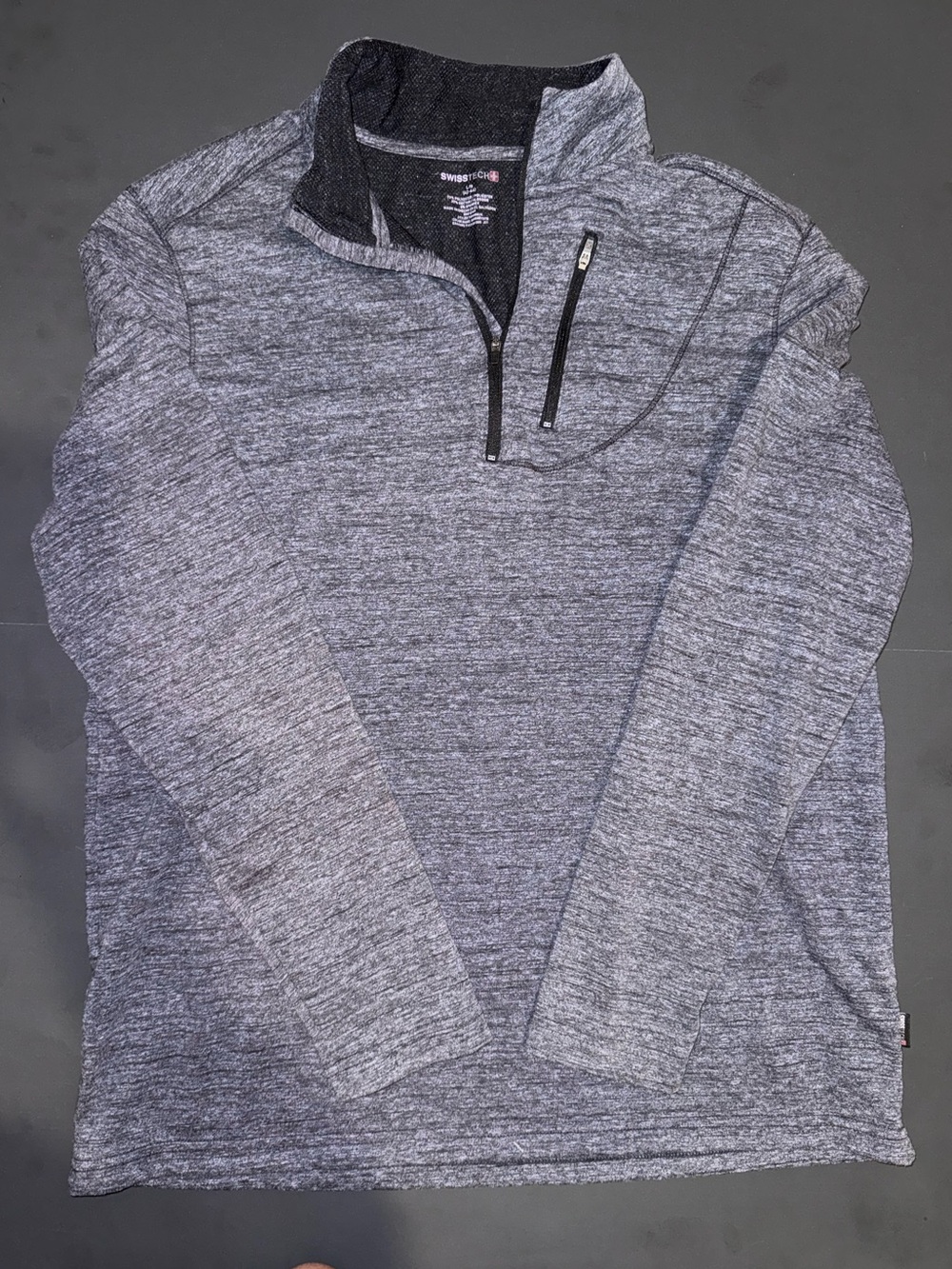 Swiss Tech Men's Heathered Charcoal Half-Zip Pullover